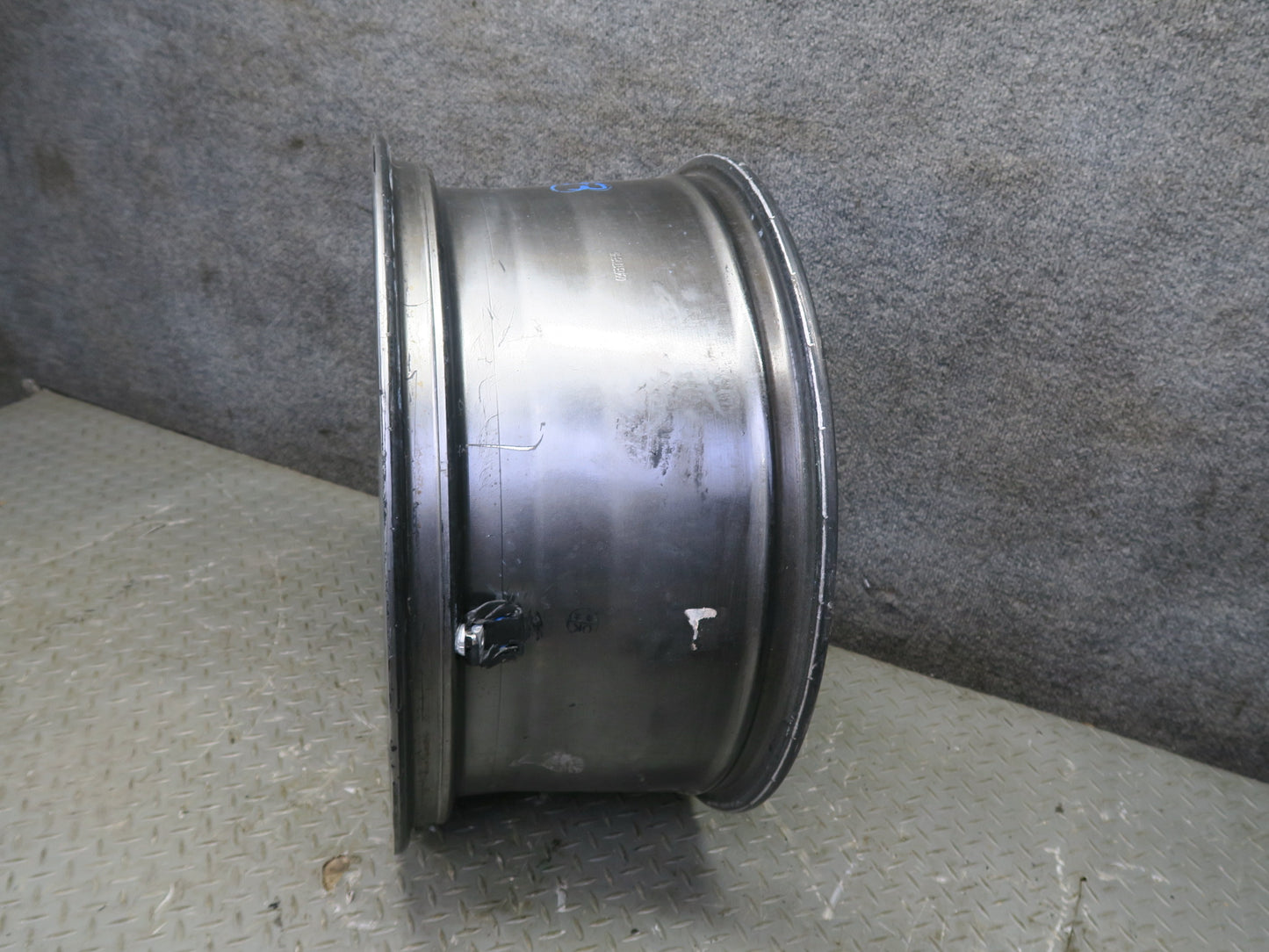 16-18 Chevrolet Camaro SS Rear Alloy R20 20" Wheel Rim 20x9.5JJ ET39 Silver OEM