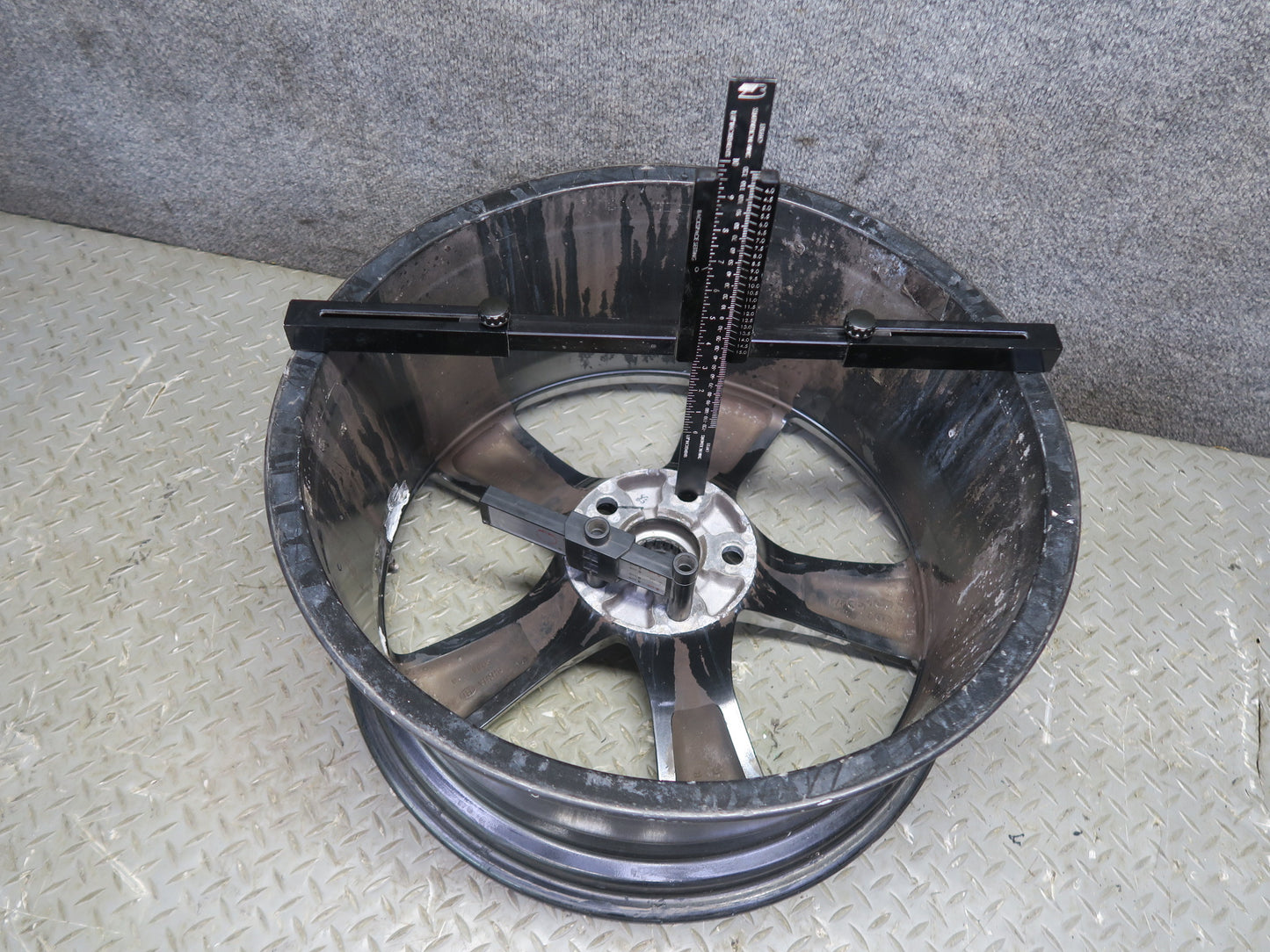 16-18 Chevrolet Camaro SS Rear Alloy R20 20" Wheel Rim 20x9.5JJ ET39 Silver OEM