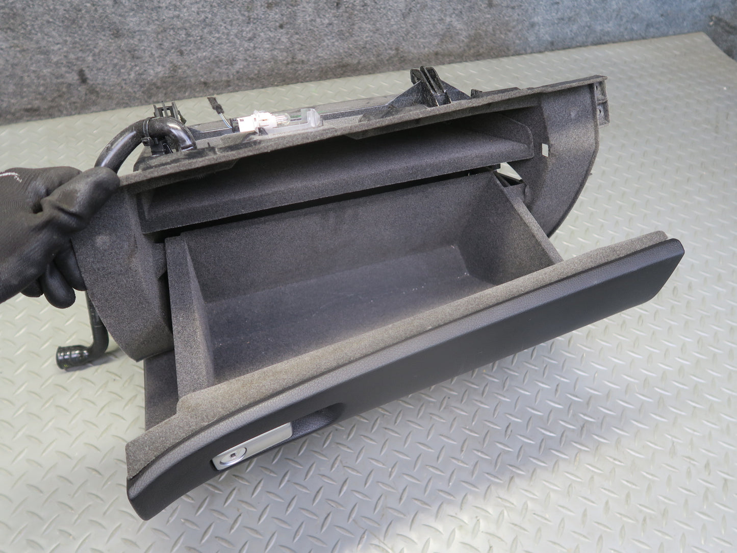 2013-2019 Mercedes X166 GLS450 Dash Front Right Glove Box Compartment Storage