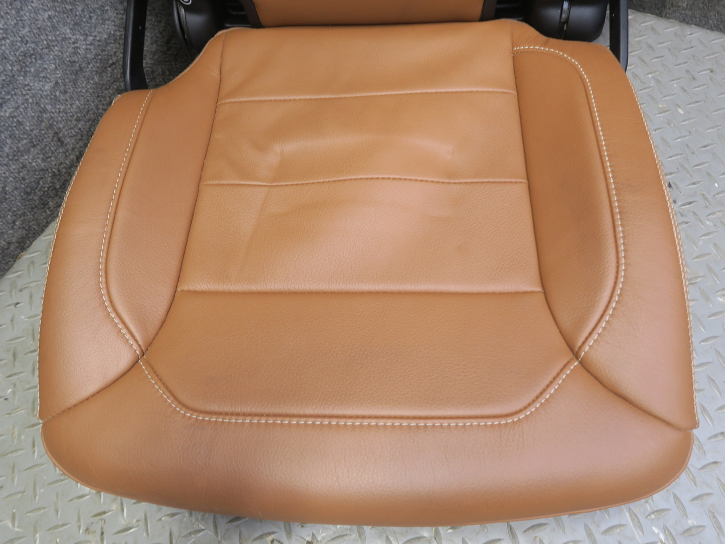 2017-2019 Mercedes X166 GLS450 Rear Third 3RD ROW Side Leather Seat Brown