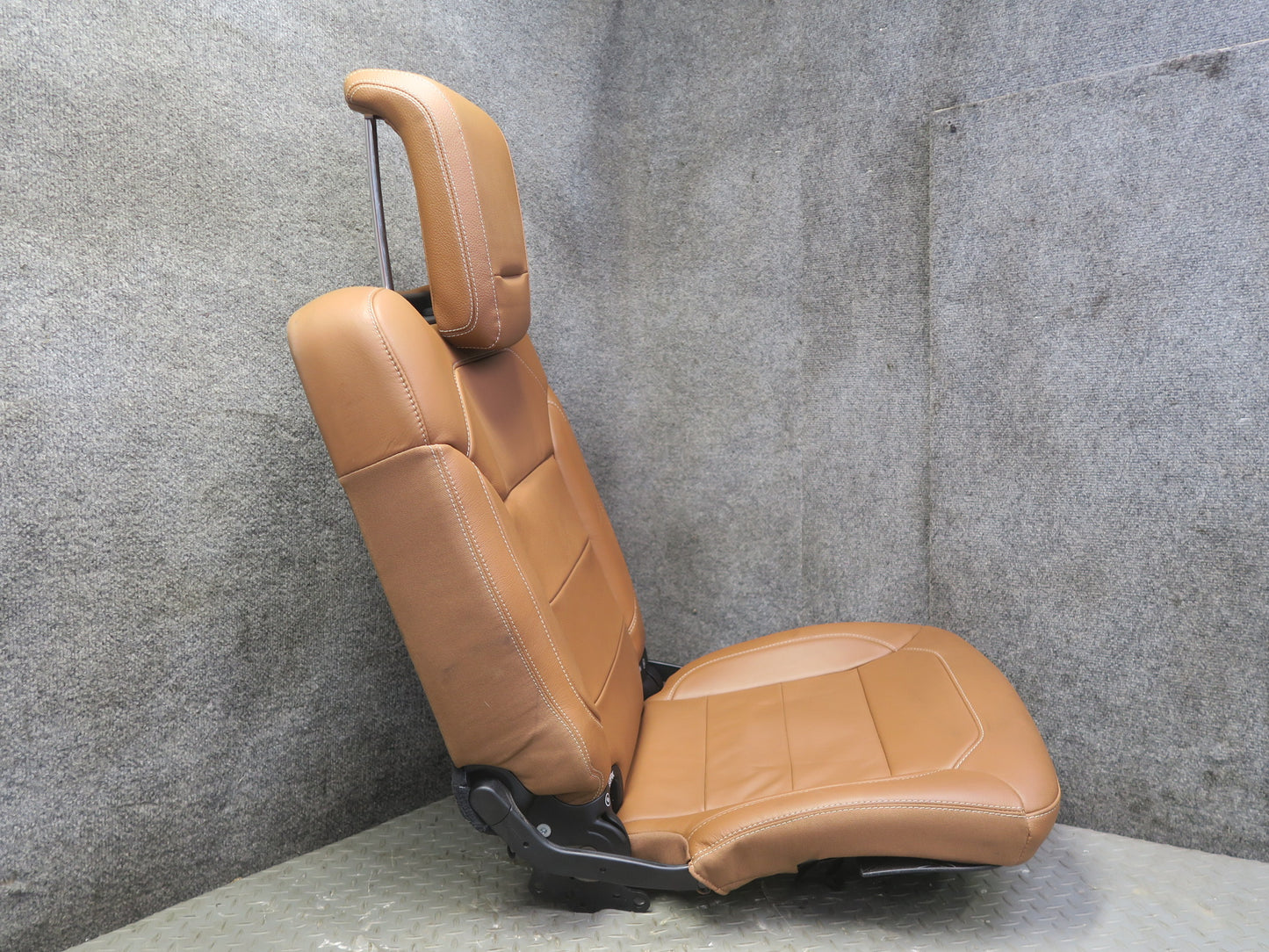 2017-2019 Mercedes X166 GLS450 Rear Third 3RD ROW Side Leather Seat Brown