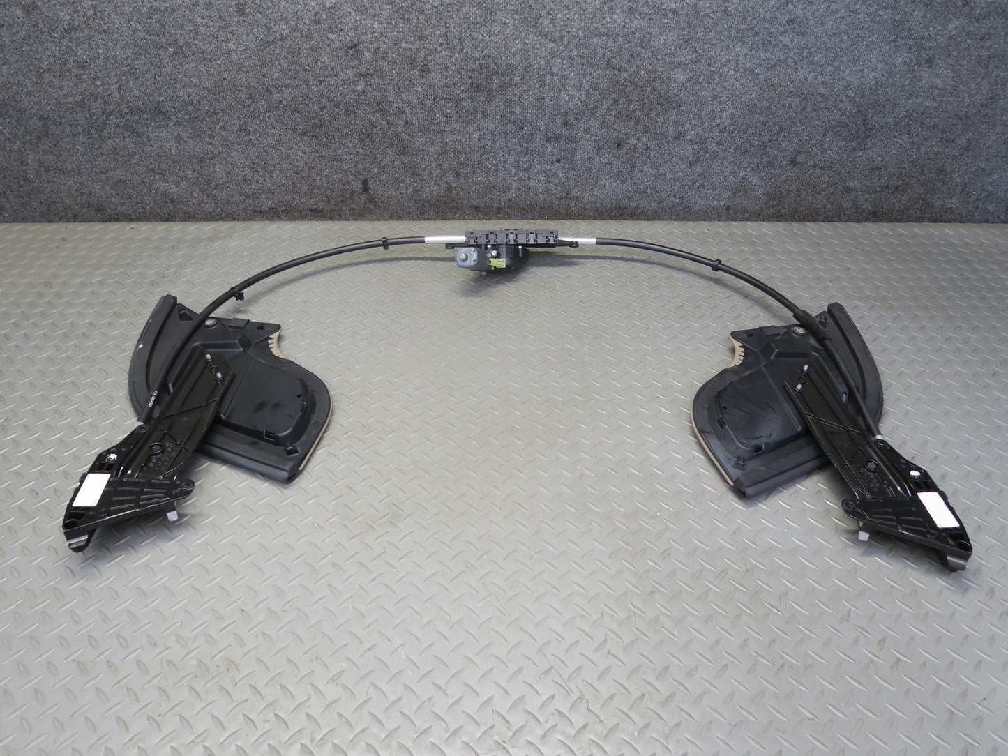 07-12 Mercedes R230 Sl-class Convertible TOP Roof Rear Flap Motor Assy Beige OEM