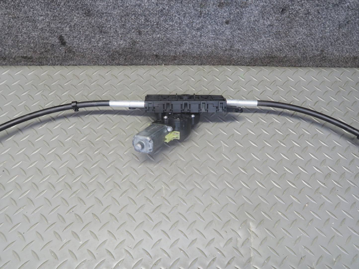 07-12 Mercedes R230 Sl-class Convertible TOP Roof Rear Flap Motor Assy Beige OEM