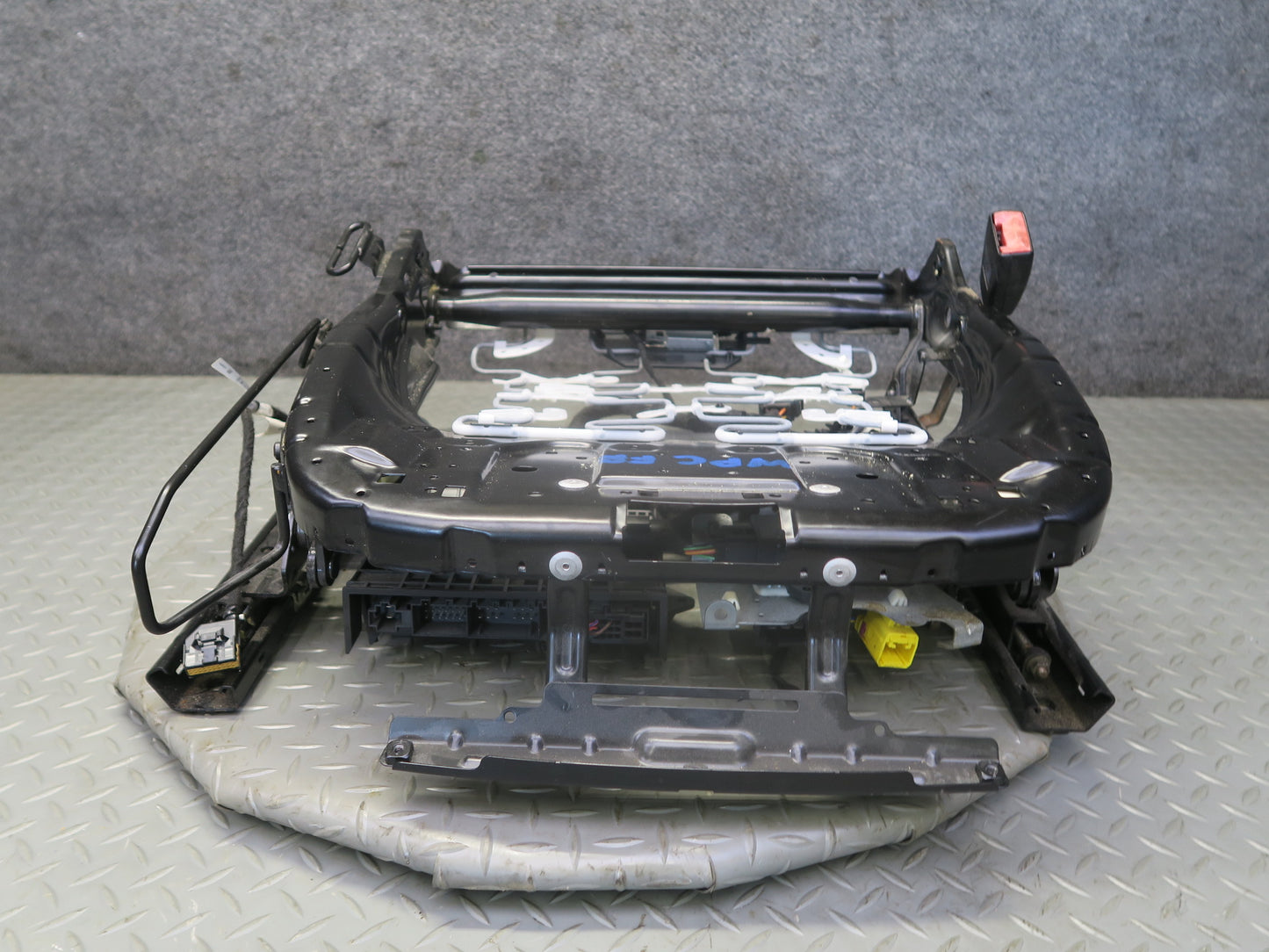 2003-2004 Porsche Cayenne 955 Front Right Seat Lower Frame Track w Motors