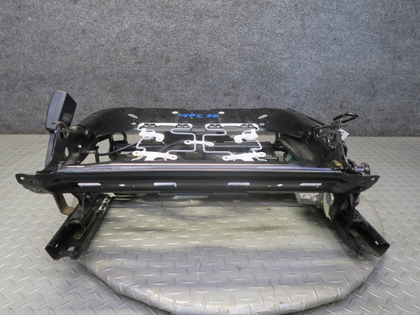 2003-2004 Porsche Cayenne 955 Front Right Seat Lower Frame Track w Motors