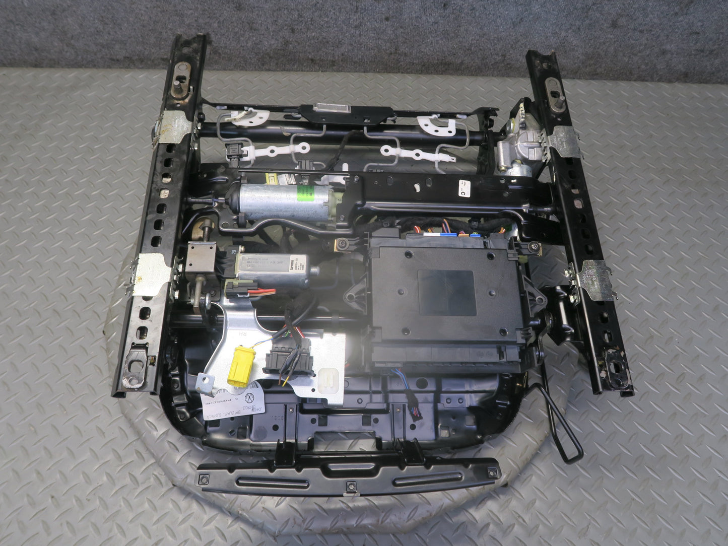 2003-2004 Porsche Cayenne 955 Front Right Seat Lower Frame Track w Motors
