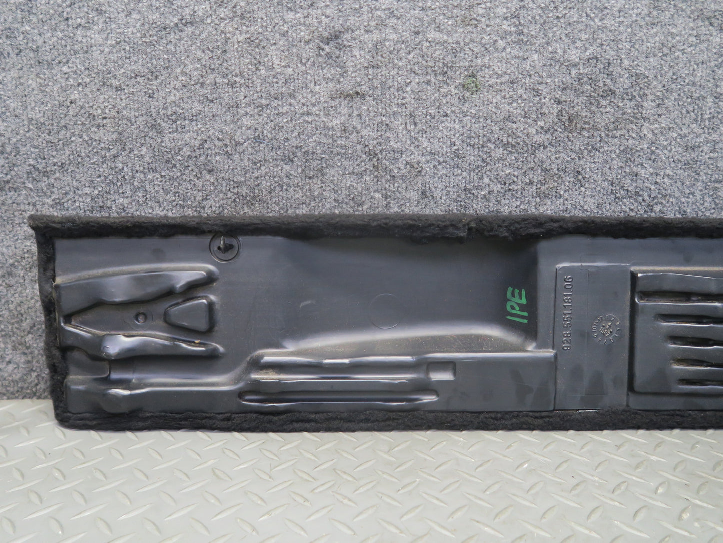 1984-1991 Porsche 928 S Rear Trunk Tool Holder Carpet Cover 92855118106