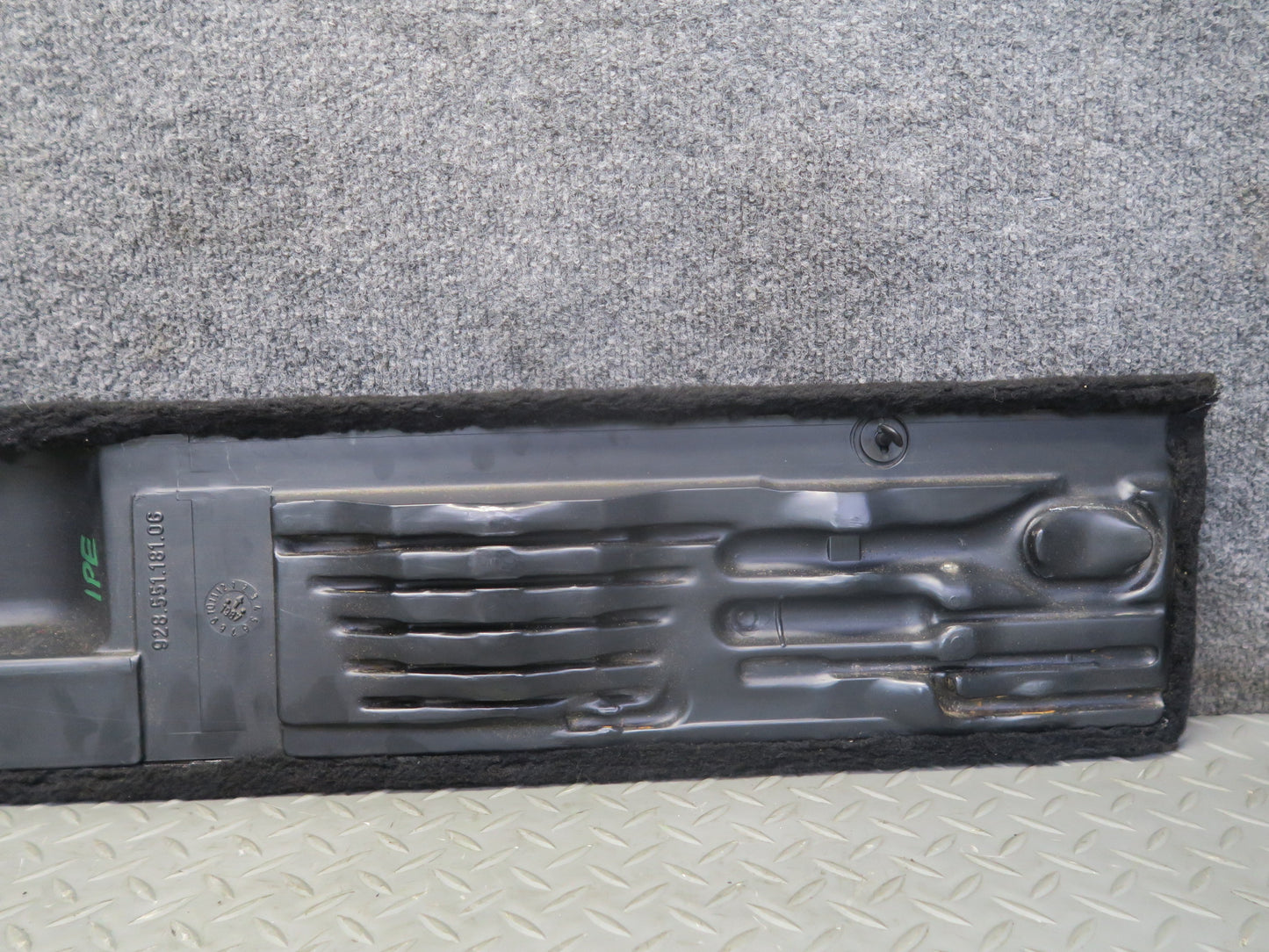 1984-1991 Porsche 928 S Rear Trunk Tool Holder Carpet Cover 92855118106