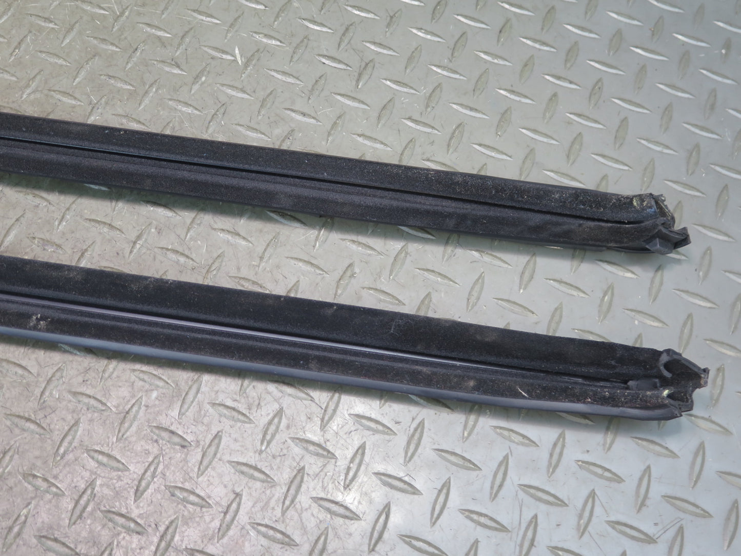 1984-1991 Porsche 928 S4 Left & Right Side Door Weatherstrip Seal