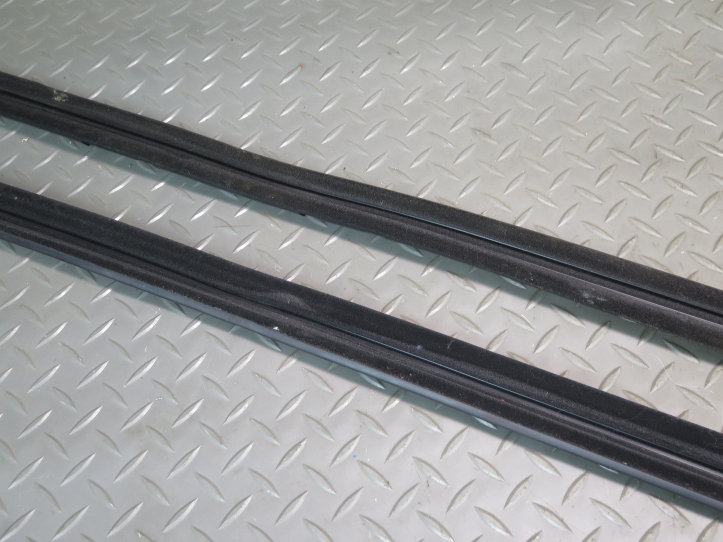 1984-1991 Porsche 928 S4 Left & Right Side Door Weatherstrip Seal