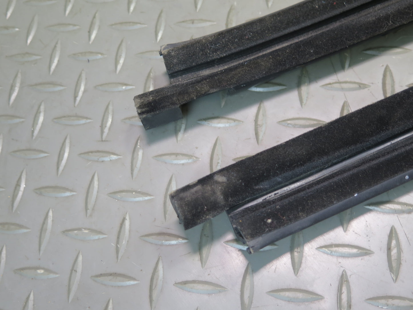 1984-1991 Porsche 928 S4 Left & Right Side Door Weatherstrip Seal