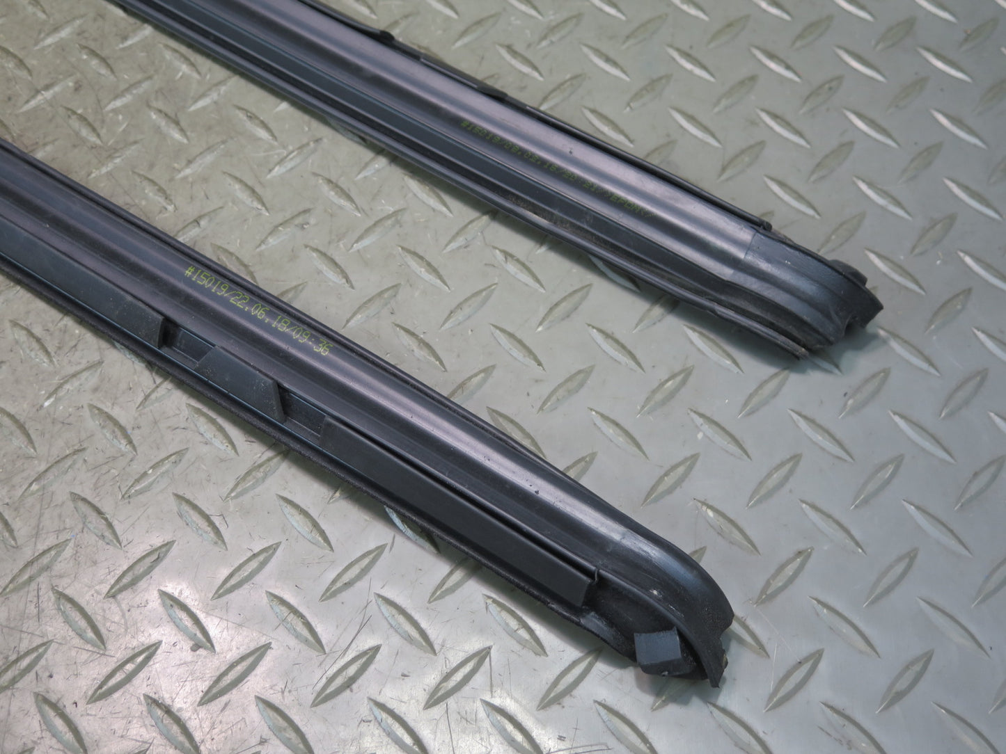 1984-1991 Porsche 928 S4 Left & Right Side Door Weatherstrip Seal