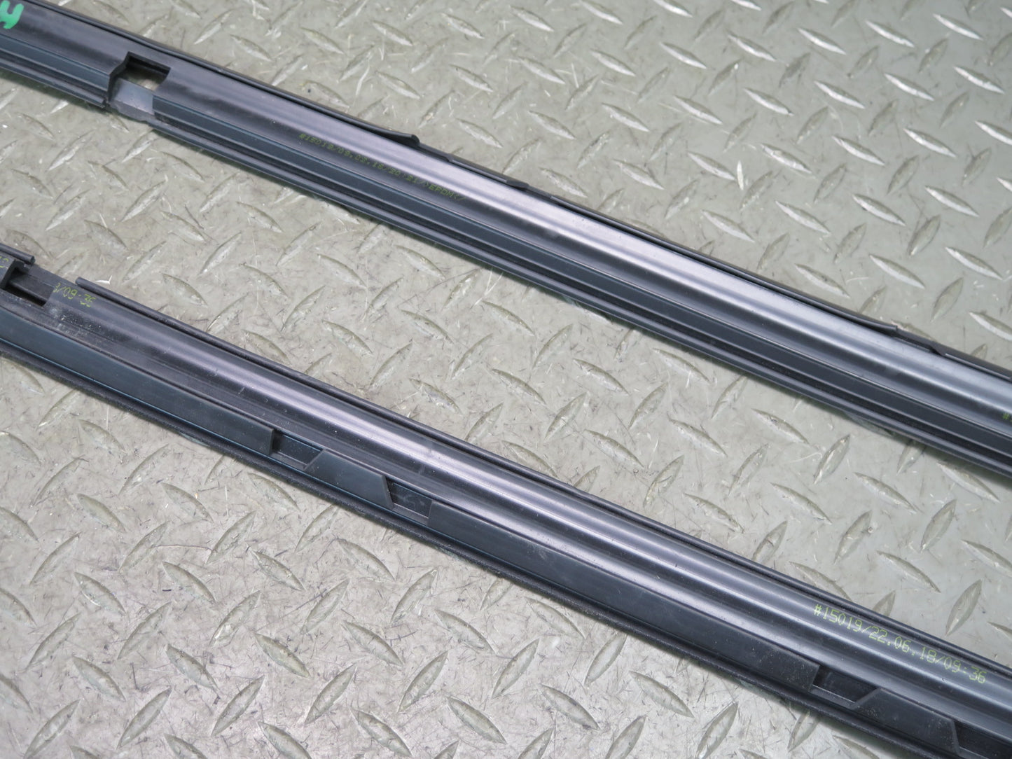 1984-1991 Porsche 928 S4 Left & Right Side Door Weatherstrip Seal