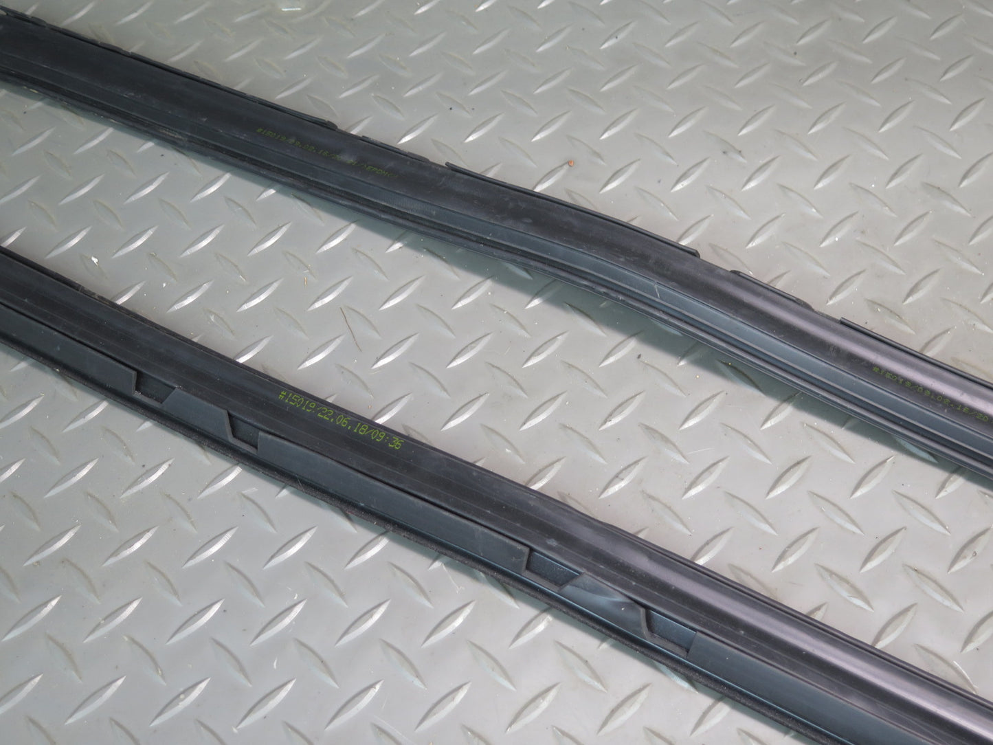 1984-1991 Porsche 928 S4 Left & Right Side Door Weatherstrip Seal