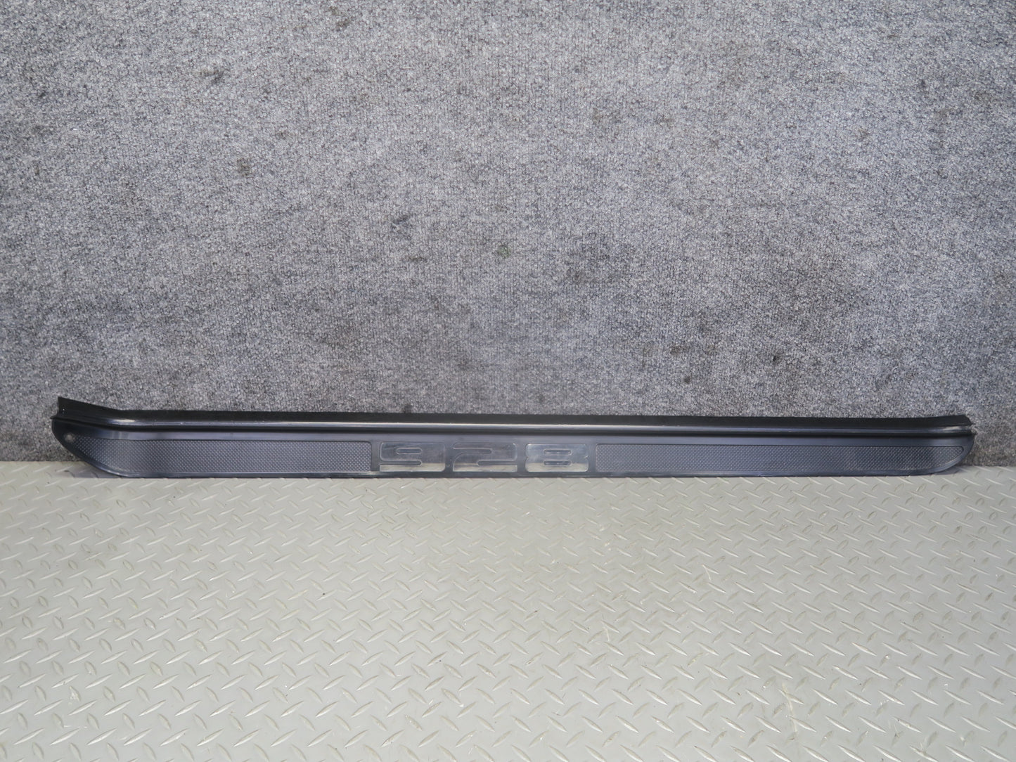 1984-1991 Porsche 928 Right Door Scuff Sill Plate Trim Cover 92855105602
