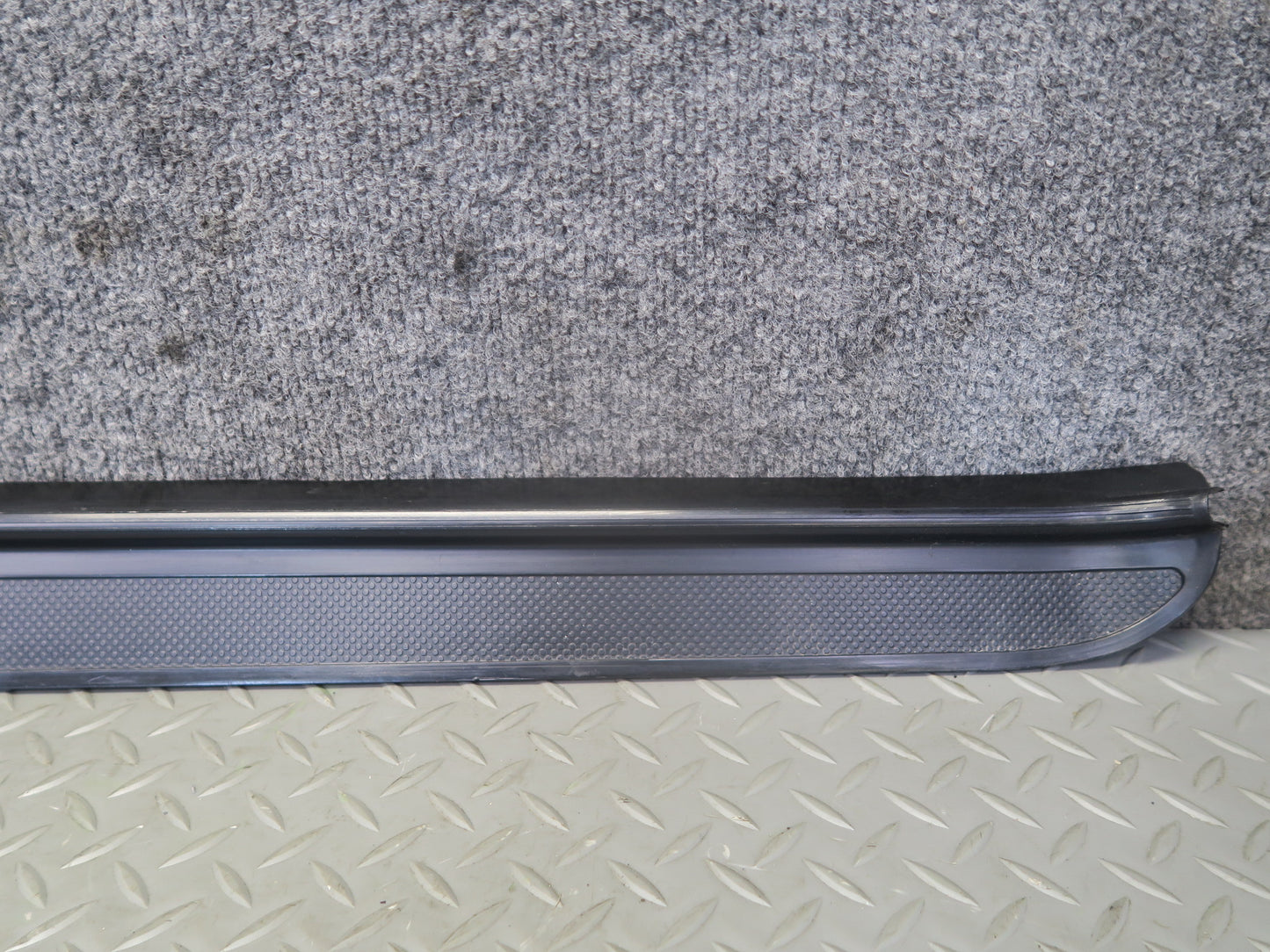 1984-1991 Porsche 928 Right Door Scuff Sill Plate Trim Cover 92855105602