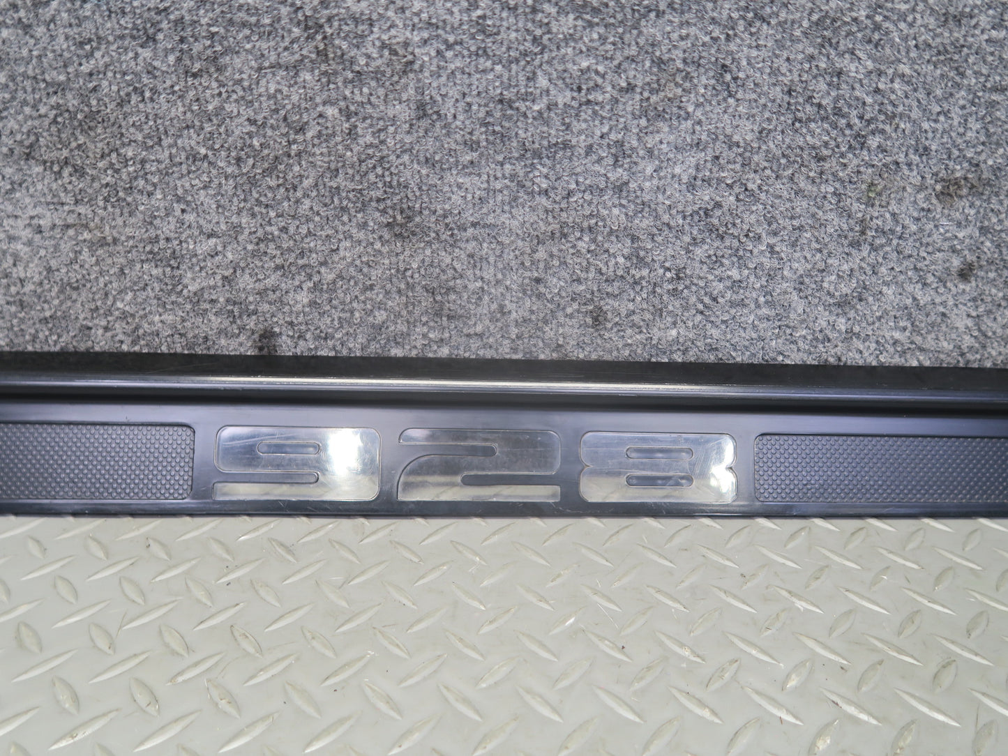 1984-1991 Porsche 928 Right Door Scuff Sill Plate Trim Cover 92855105602