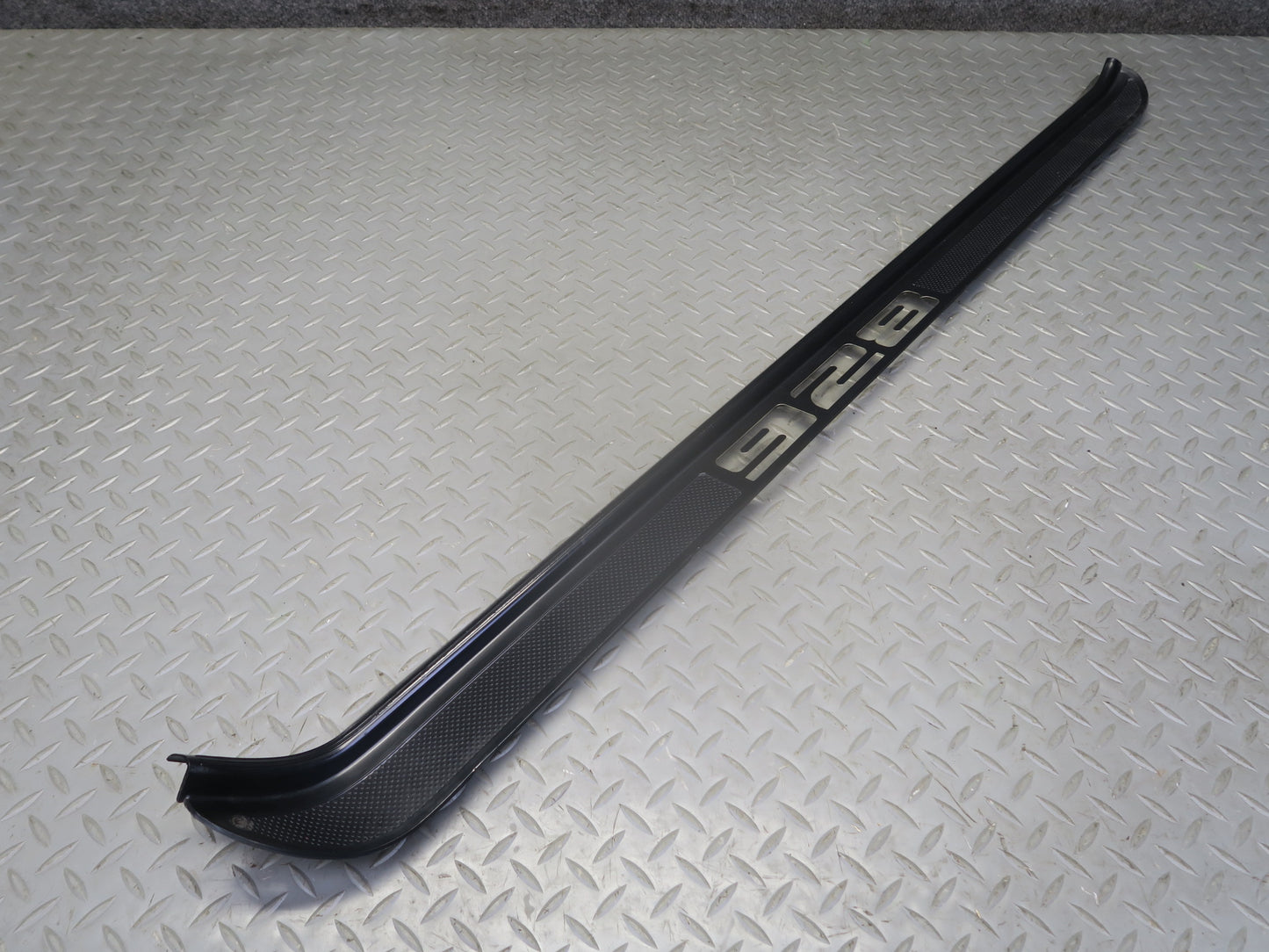 1984-1991 Porsche 928 Right Door Scuff Sill Plate Trim Cover 92855105602