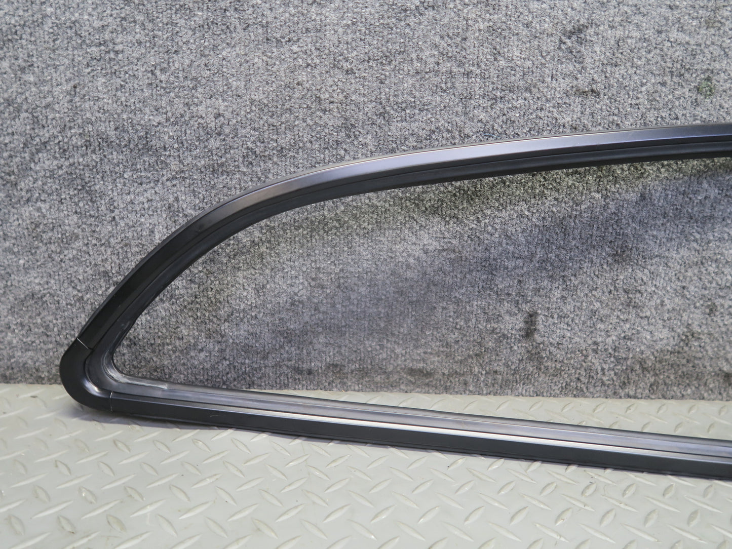 1984-1991 Porsche 928 Rear Quarter Window Weatherstrip Surround Seal Trim Set