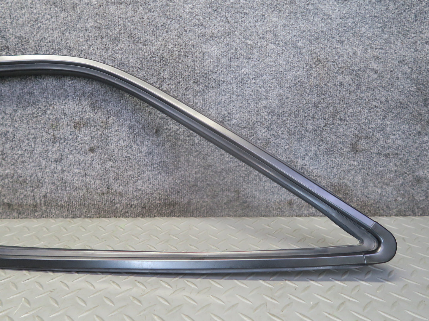1984-1991 Porsche 928 Rear Quarter Window Weatherstrip Surround Seal Trim Set