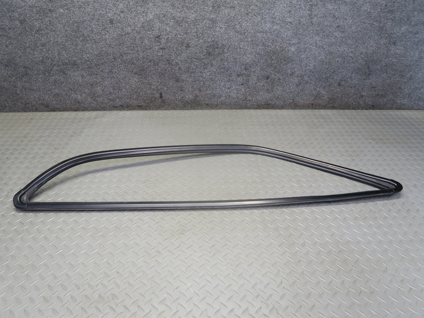 1984-1991 Porsche 928 Rear Quarter Window Weatherstrip Surround Seal Trim Set