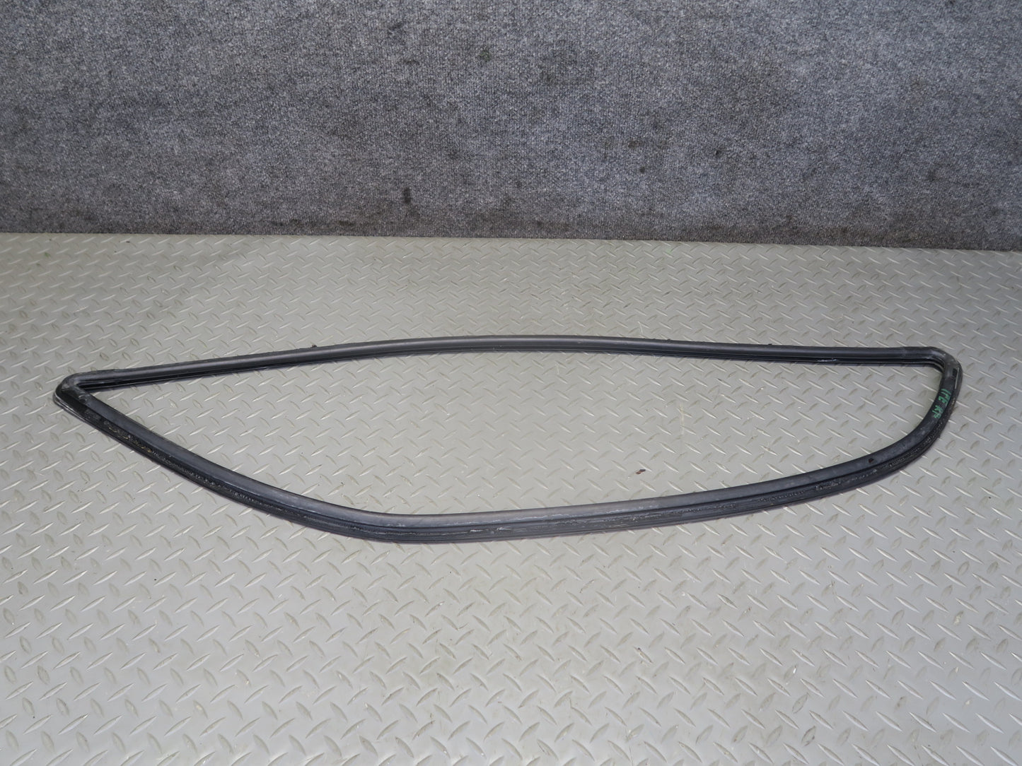 1984-1991 Porsche 928 Rear Quarter Window Weatherstrip Surround Seal Trim Set
