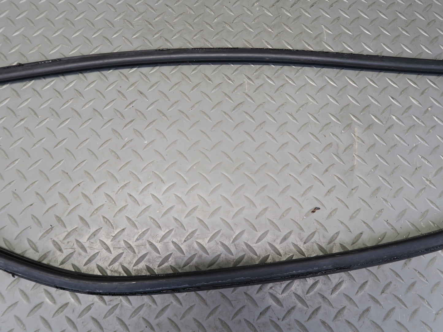 1984-1991 Porsche 928 Rear Quarter Window Weatherstrip Surround Seal Trim Set