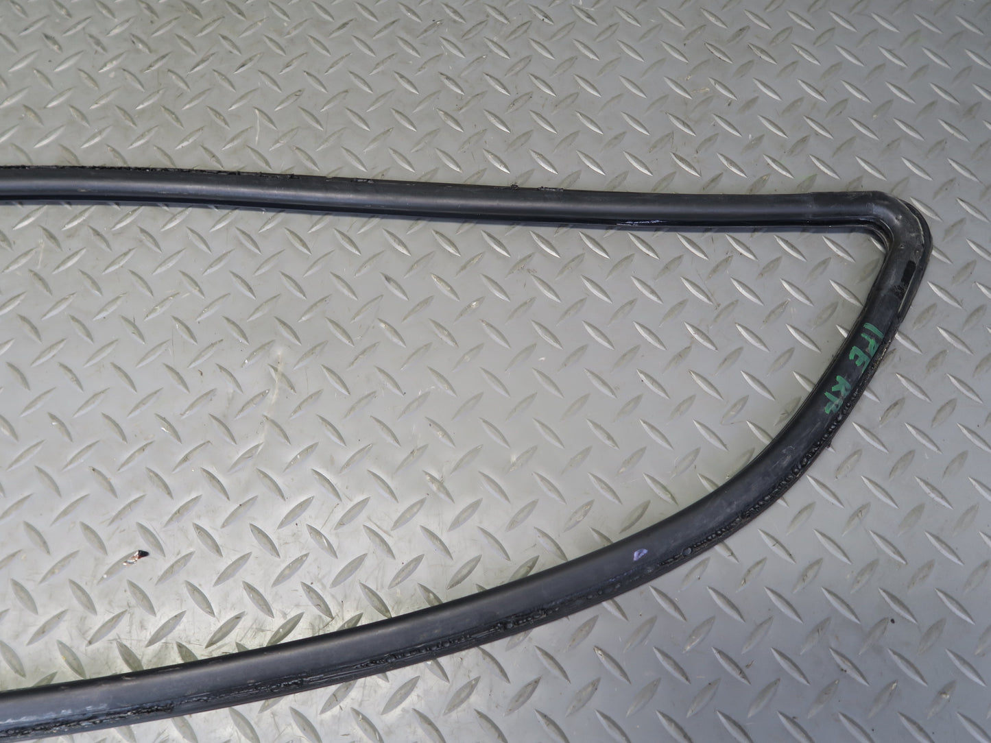 1984-1991 Porsche 928 Rear Quarter Window Weatherstrip Surround Seal Trim Set