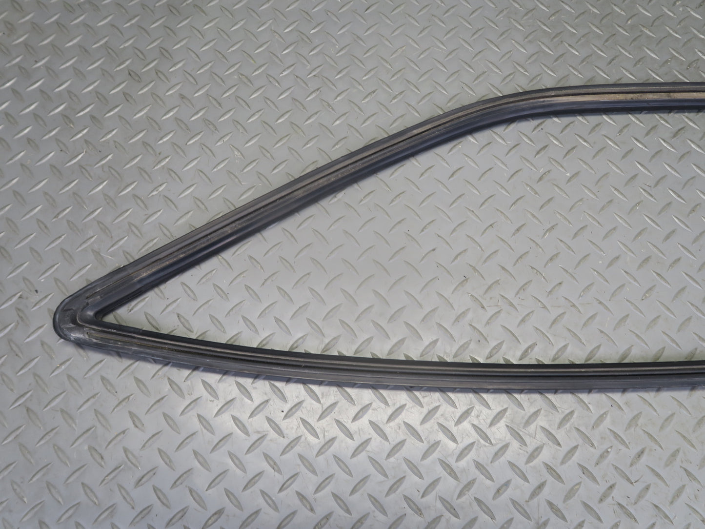 1984-1991 Porsche 928 Rear Quarter Window Weatherstrip Surround Seal Trim Set
