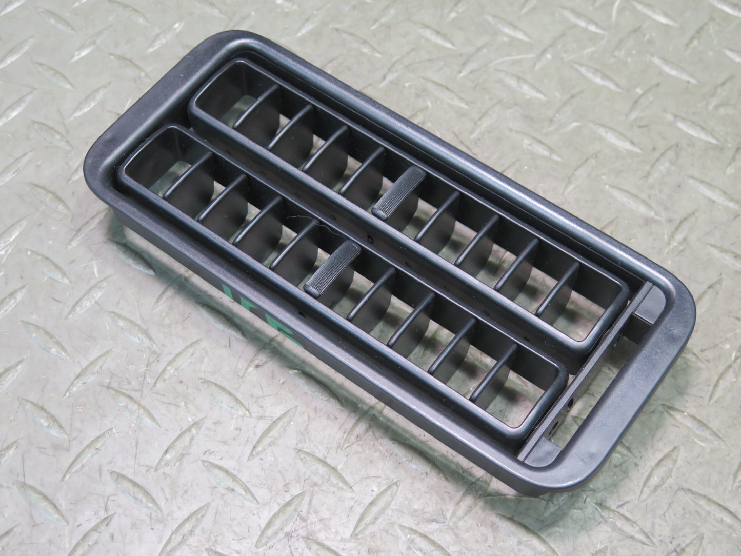 1984-1991 Porsche 928 S4 Front Center Console Dash Air Vent Grille