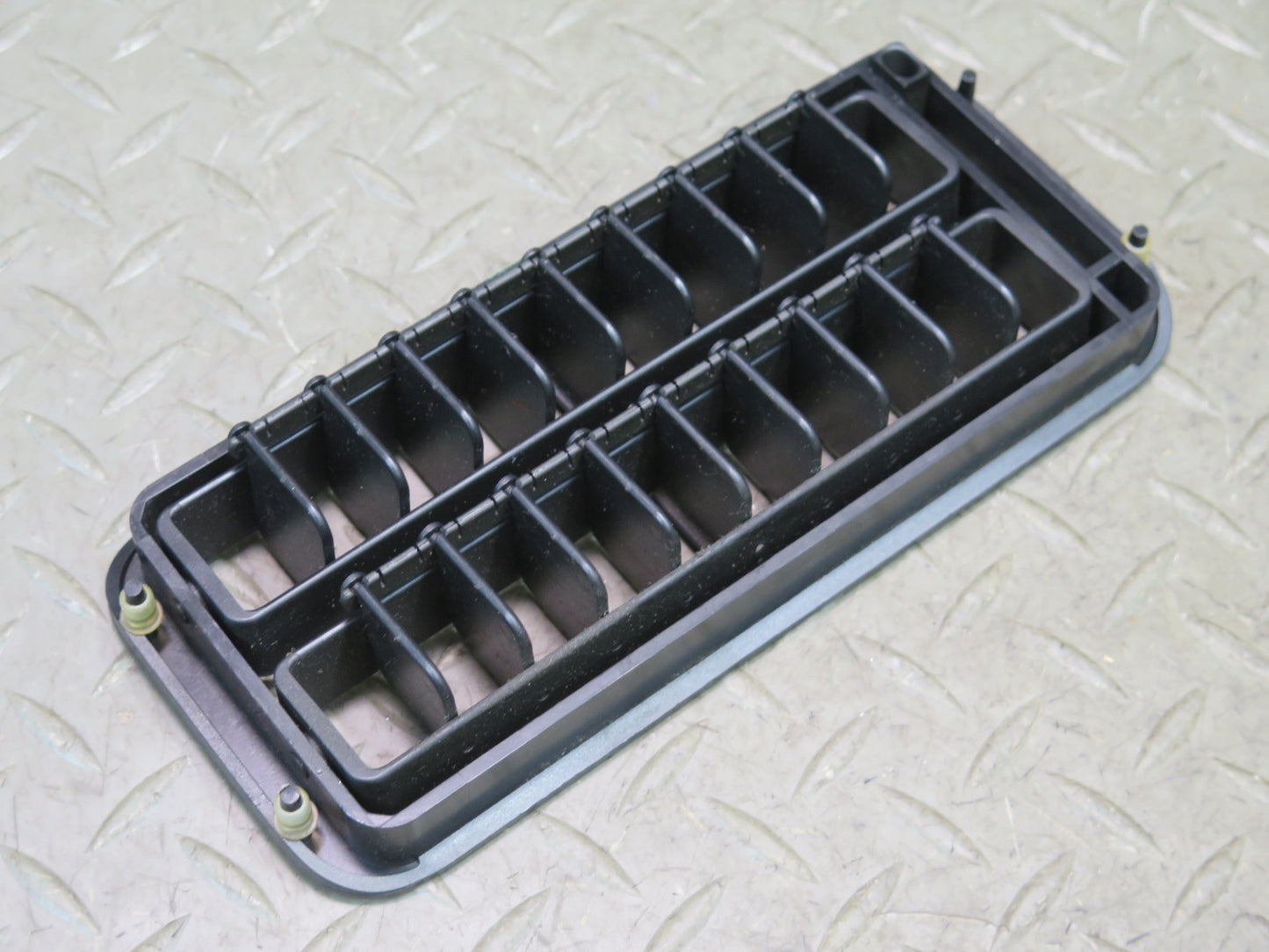 1984-1991 Porsche 928 S4 Front Center Console Dash Air Vent Grille