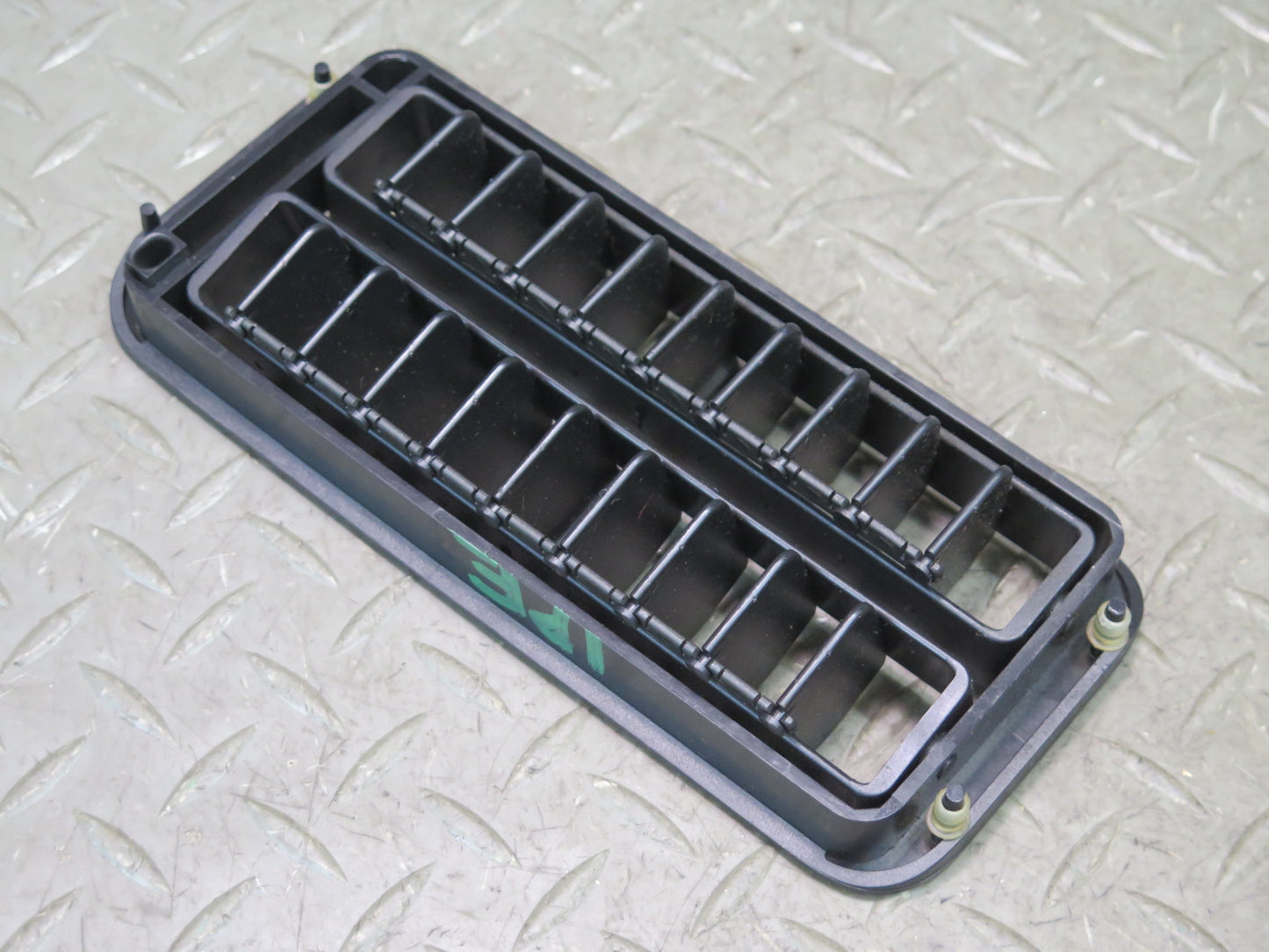 1984-1991 Porsche 928 S4 Front Center Console Dash Air Vent Grille