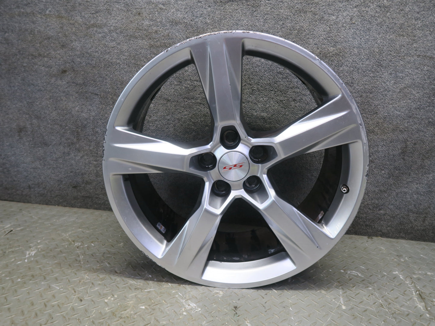 16-18 Chevrolet Camaro SS Front Alloy R20 20" Wheel Rim 20x8.5JJ ET25 OEM