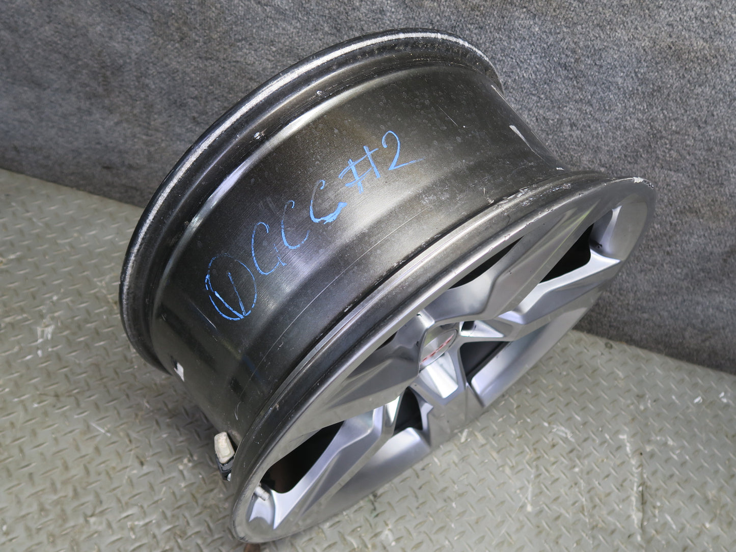 16-18 Chevrolet Camaro SS Front Alloy R20 20" Wheel Rim 20x8.5JJ ET25 OEM