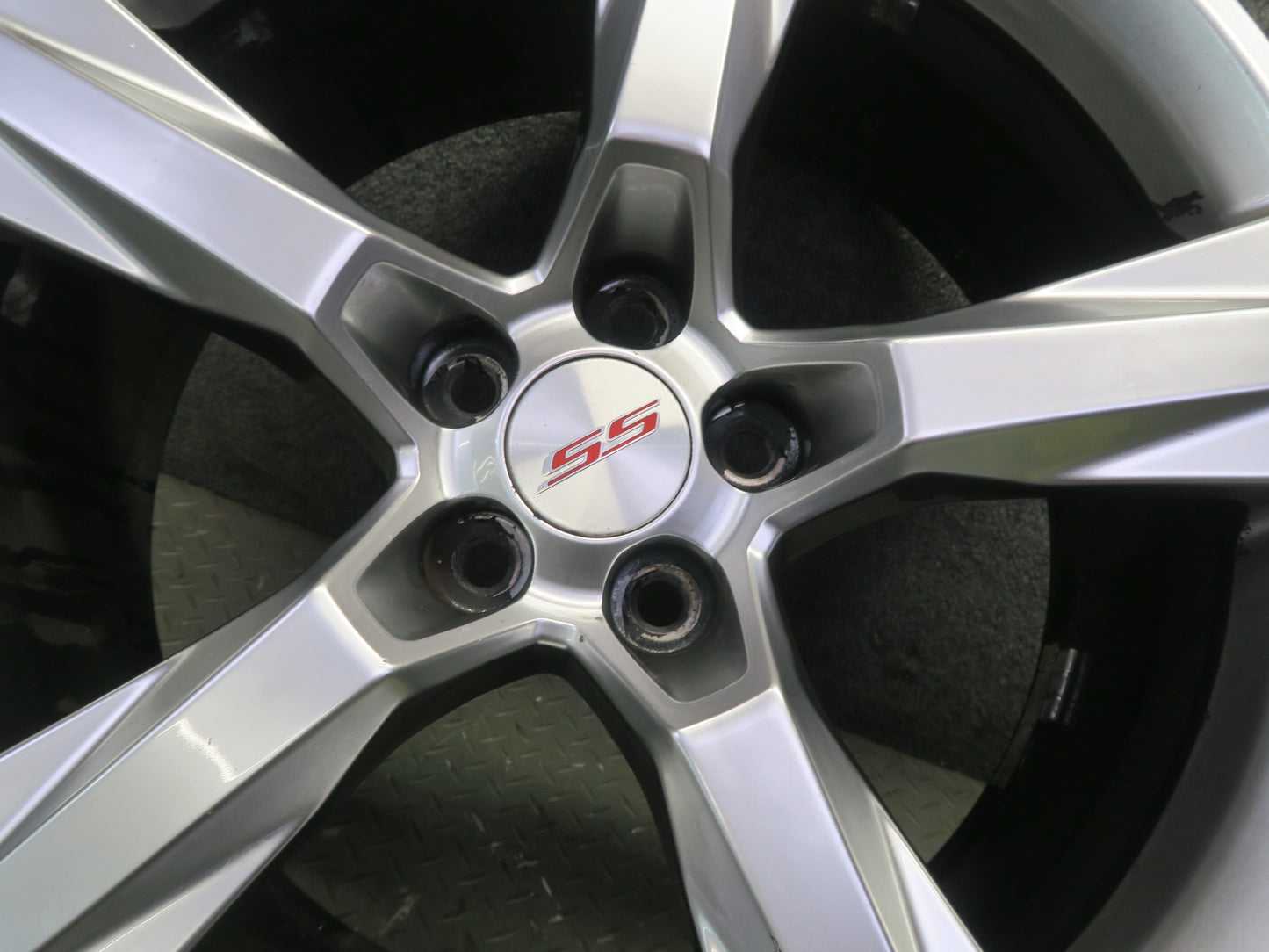 16-18 Chevrolet Camaro SS Front Alloy R20 20" Wheel Rim 20x8.5JJ ET25 OEM