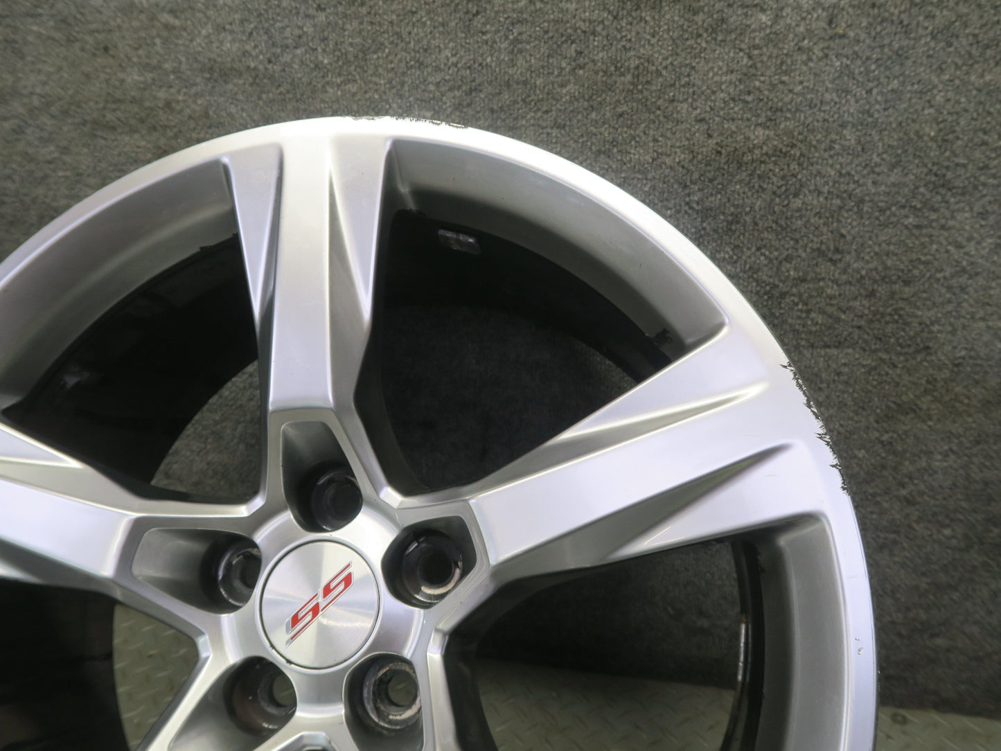 16-18 Chevrolet Camaro SS Front Alloy R20 20" Wheel Rim 20x8.5JJ ET25 OEM
