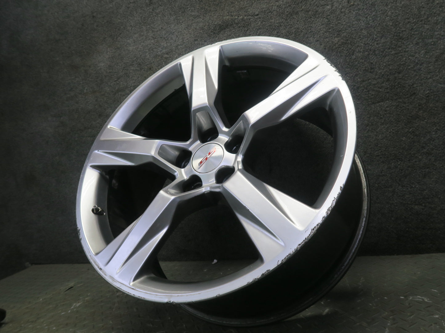 16-18 Chevrolet Camaro SS Front Alloy R20 20" Wheel Rim 20x8.5JJ ET25 OEM