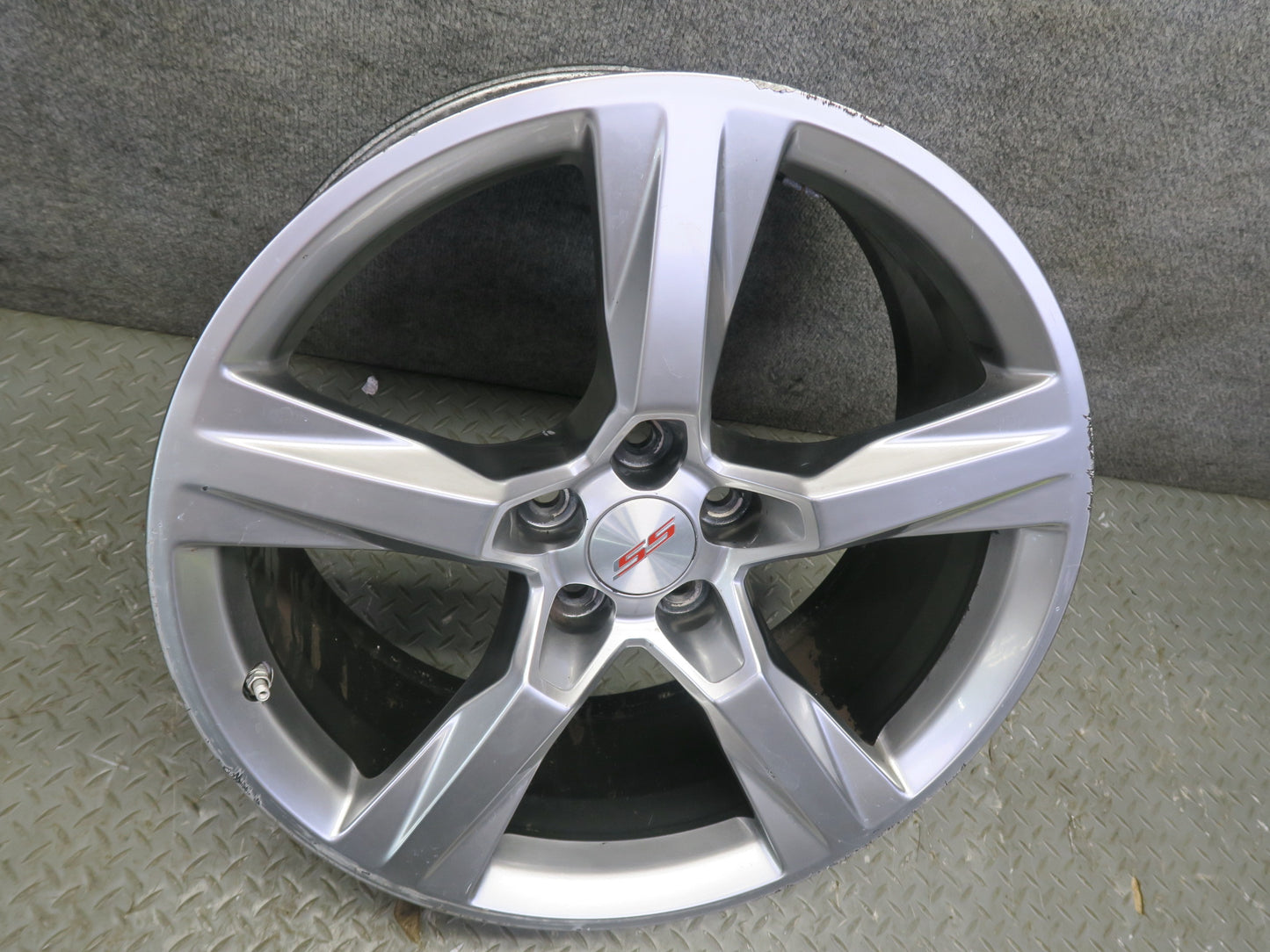 16-18 Chevrolet Camaro SS Front Alloy R20 20" Wheel Rim 20x8.5JJ ET25 OEM