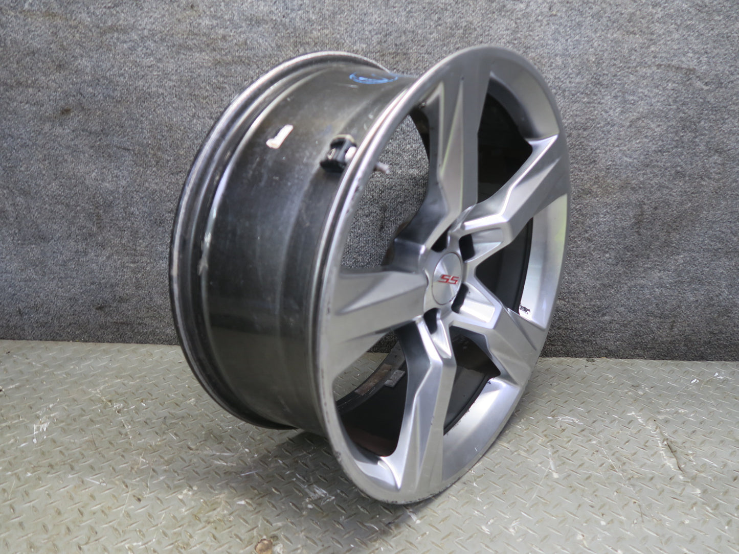 16-18 Chevrolet Camaro SS Front Alloy R20 20" Wheel Rim 20x8.5JJ ET25 OEM