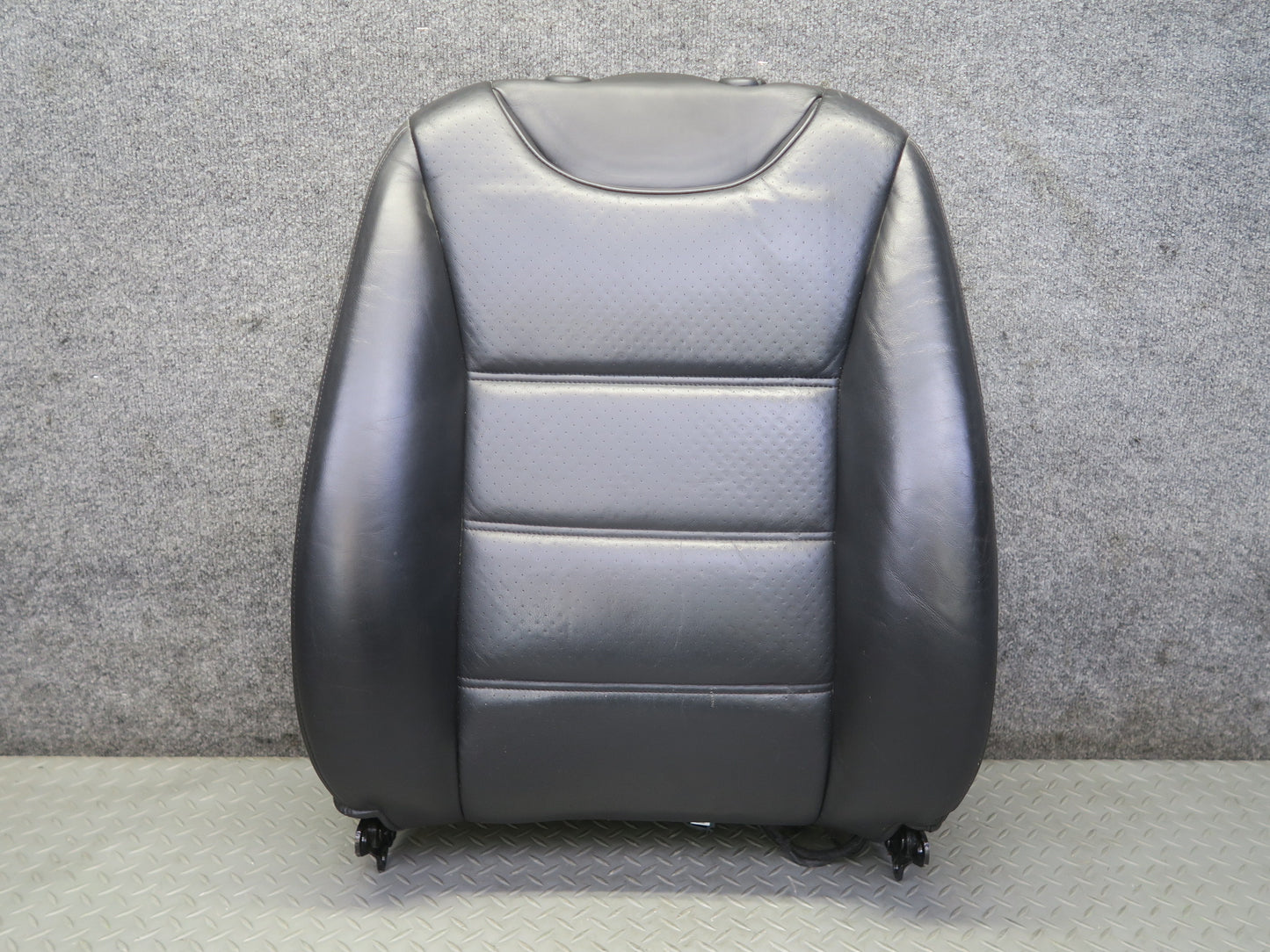 2003-2006 Porsche Cayenne 955 Front Right Seat Backrest Upper Leather Cushion