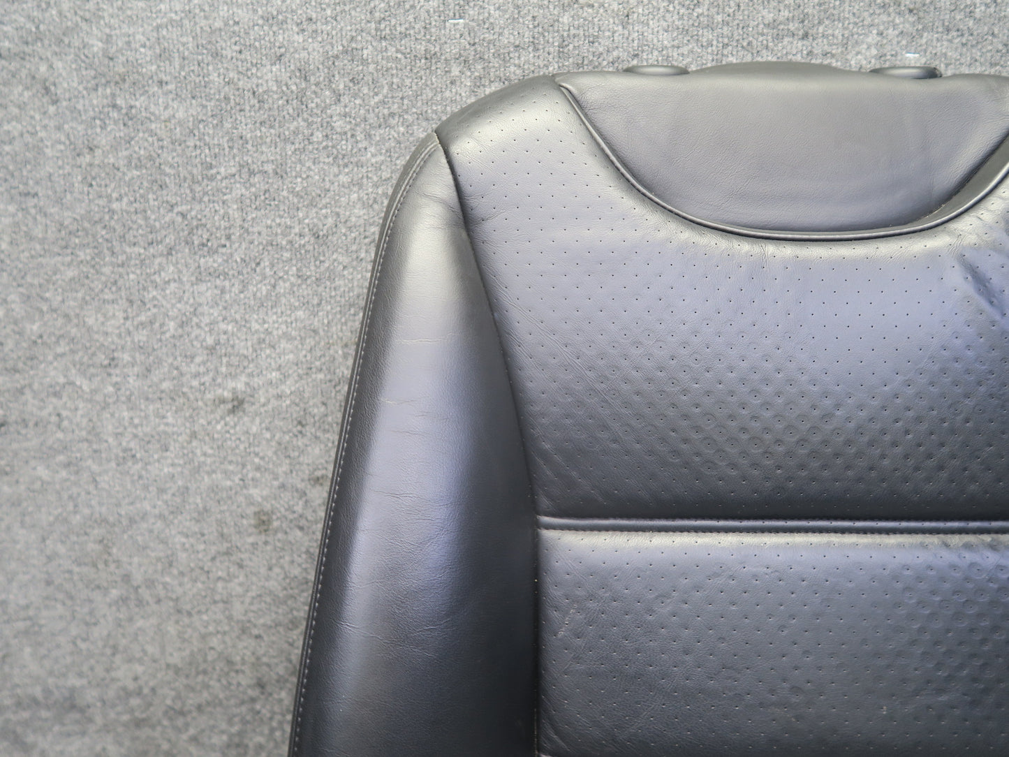 2003-2006 Porsche Cayenne 955 Front Right Seat Backrest Upper Leather Cushion