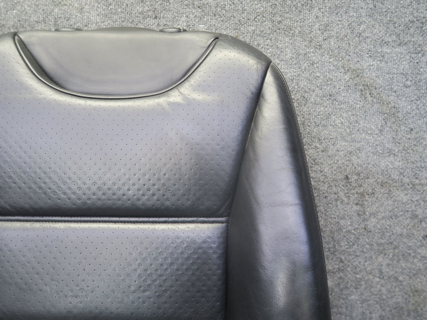 2003-2006 Porsche Cayenne 955 Front Right Seat Backrest Upper Leather Cushion