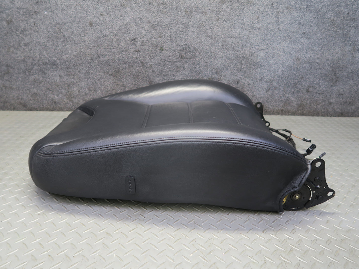 2003-2006 Porsche Cayenne 955 Front Right Seat Backrest Upper Leather Cushion