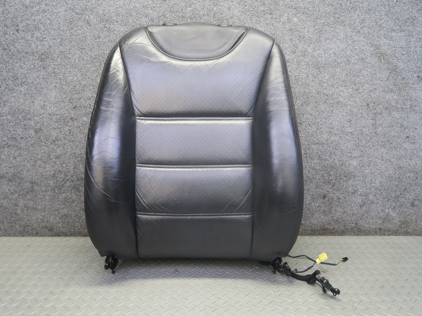 2003-2006 Porsche Cayenne 955 Front Left Seat Backrest Upper Leather Cushion