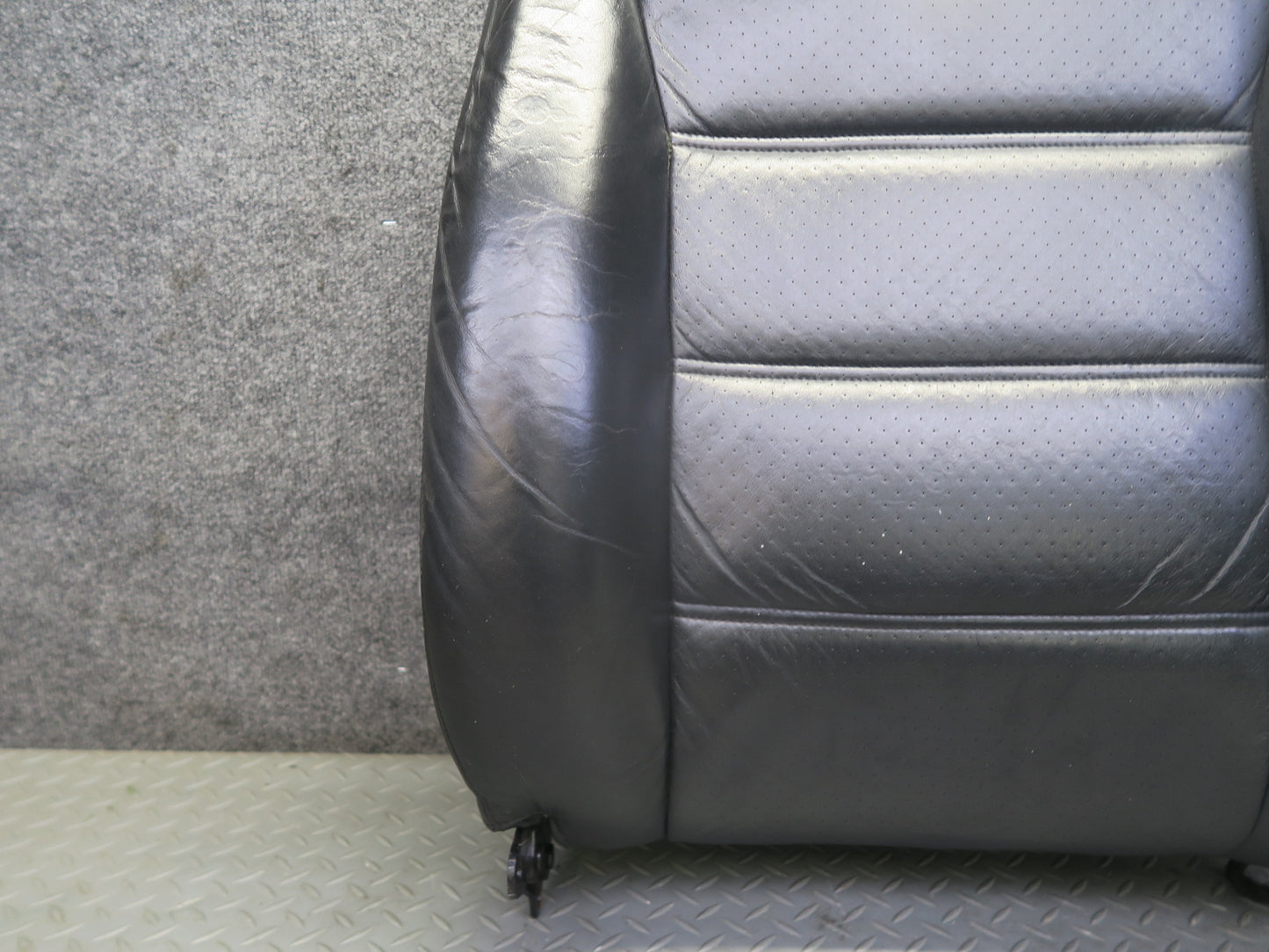 2003-2006 Porsche Cayenne 955 Front Left Seat Backrest Upper Leather Cushion