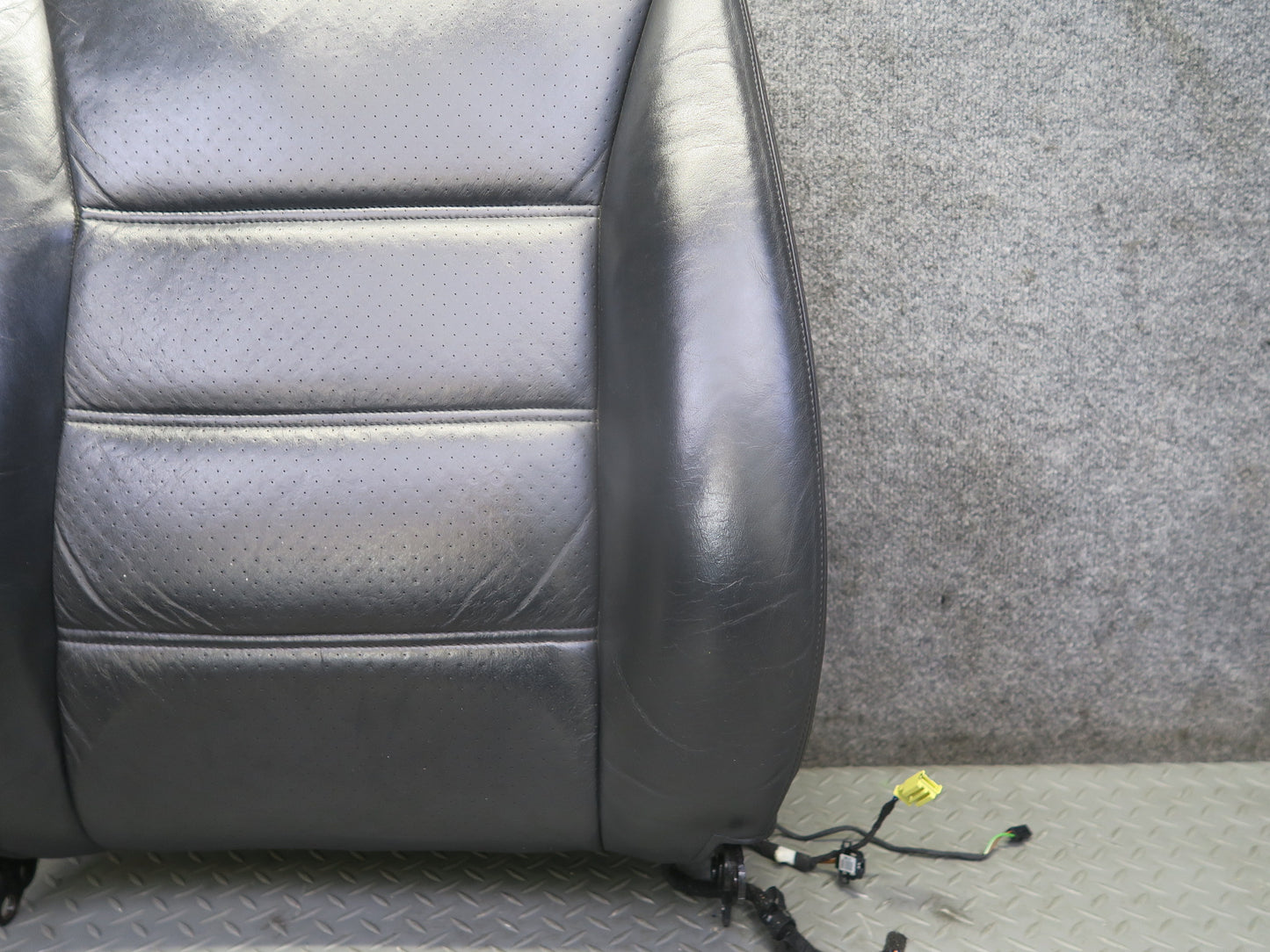 2003-2006 Porsche Cayenne 955 Front Left Seat Backrest Upper Leather Cushion