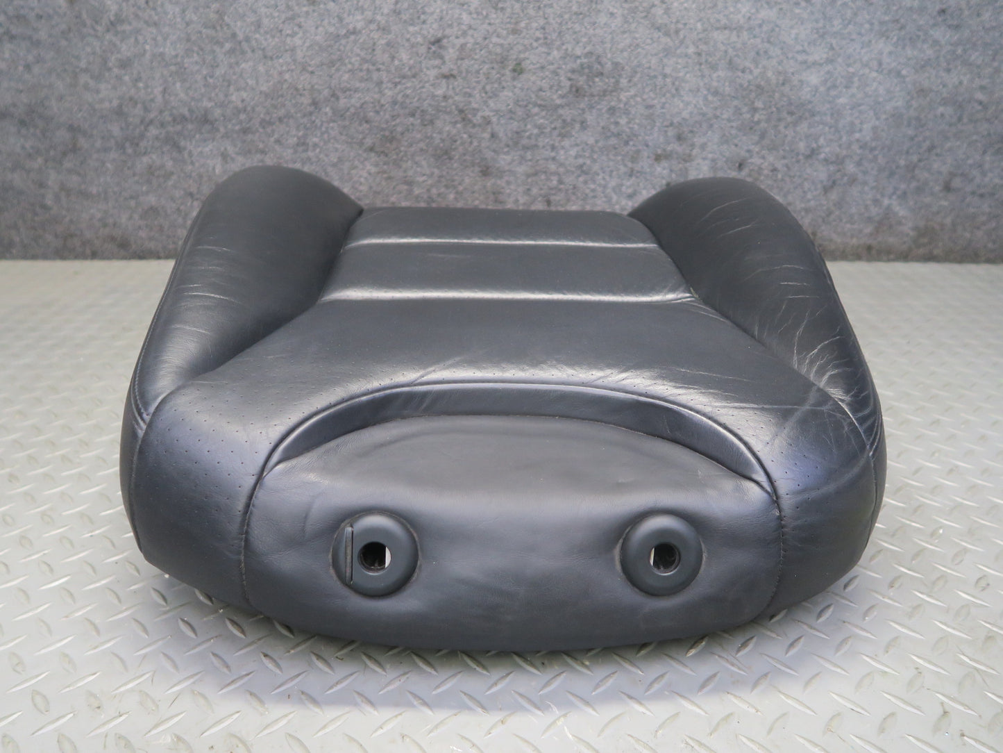2003-2006 Porsche Cayenne 955 Front Left Seat Backrest Upper Leather Cushion