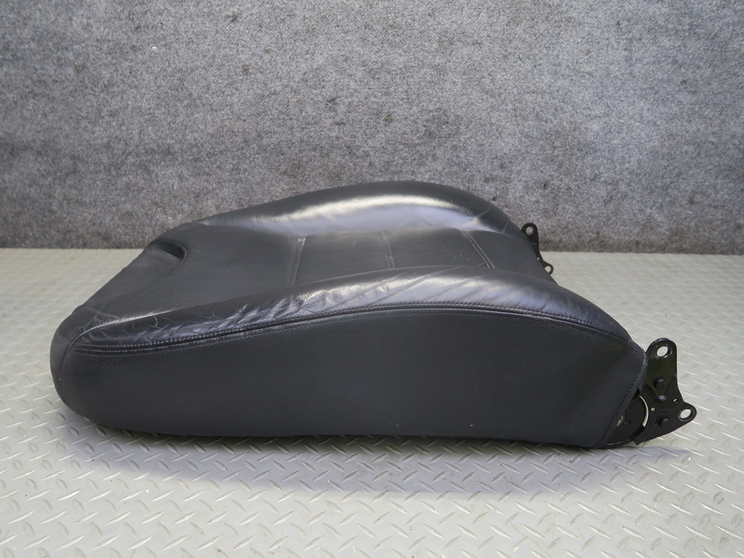 2003-2006 Porsche Cayenne 955 Front Left Seat Backrest Upper Leather Cushion