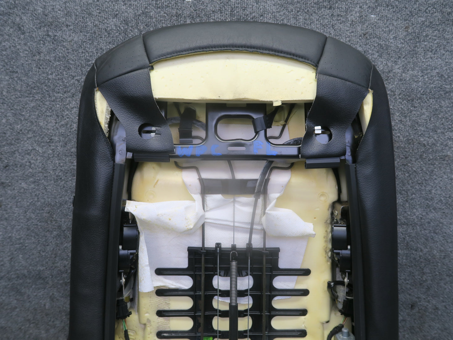 2003-2006 Porsche Cayenne 955 Front Left Seat Backrest Upper Leather Cushion