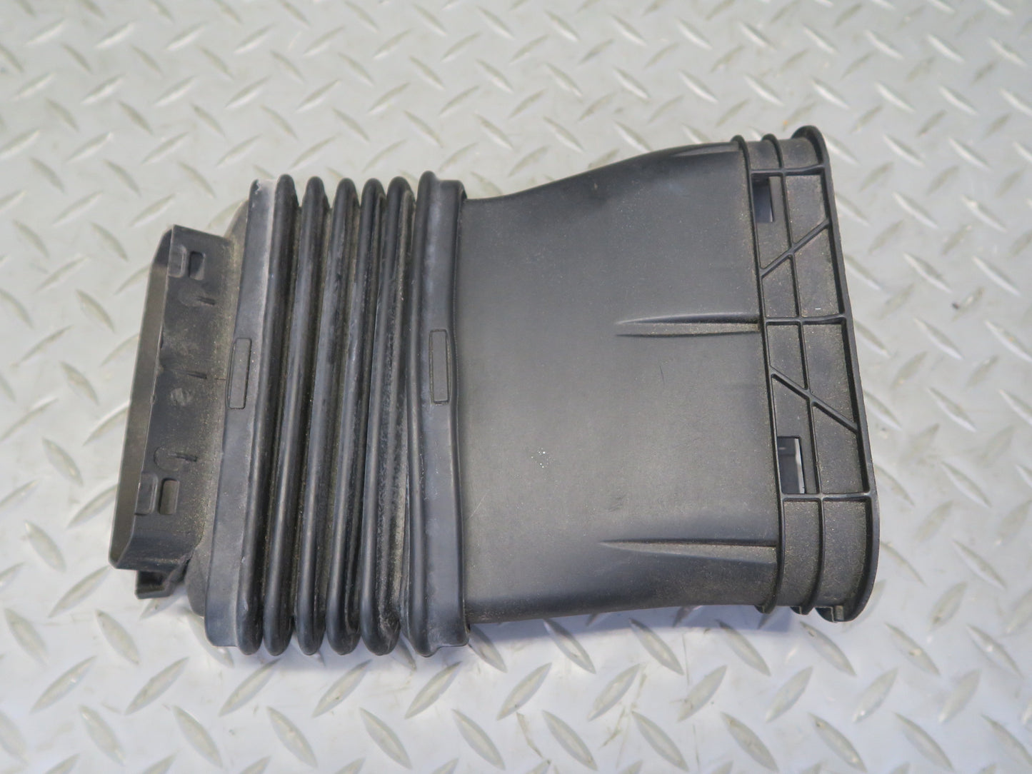 2017-2019 Mercedes X166 GLS450 3.0L M276 Air Cleaner Intake Duct Tube Hose